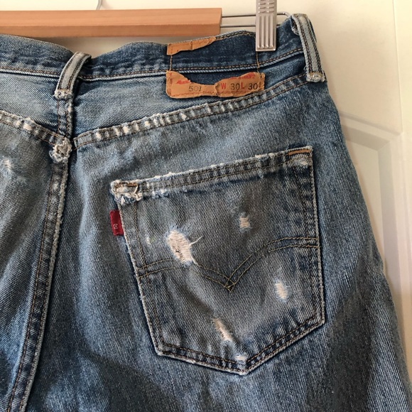 VINTAGE LEVI’S Distressed Cut Off Shorts - Picture 3 of 6